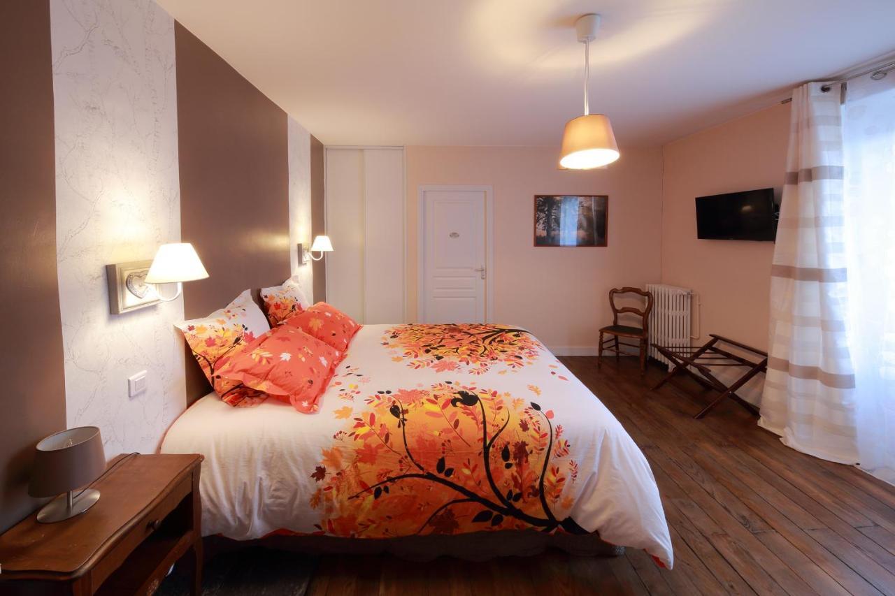 La Loge Des Fees Bed & Breakfast Latillé Eksteriør bilde