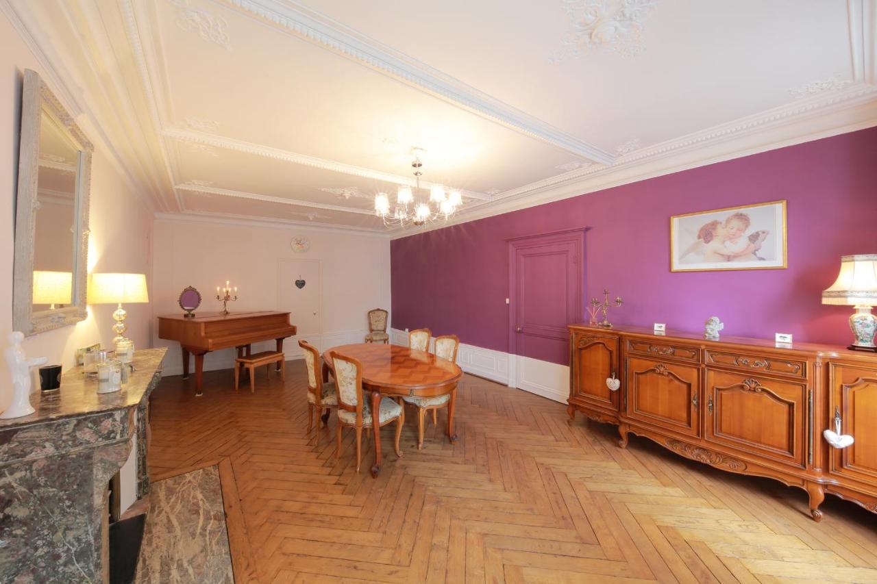 La Loge Des Fees Bed & Breakfast Latillé Eksteriør bilde