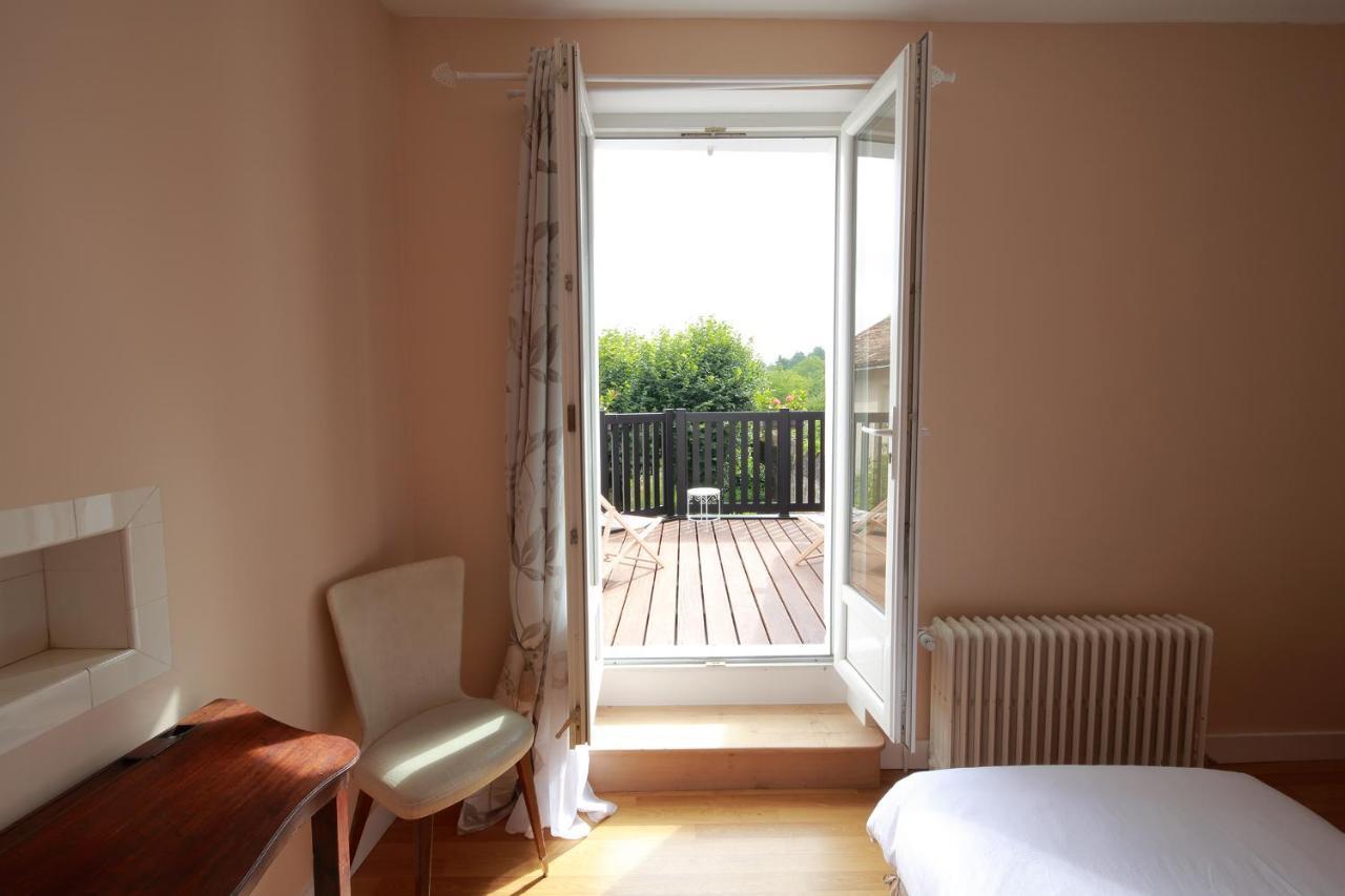 La Loge Des Fees Bed & Breakfast Latillé Eksteriør bilde